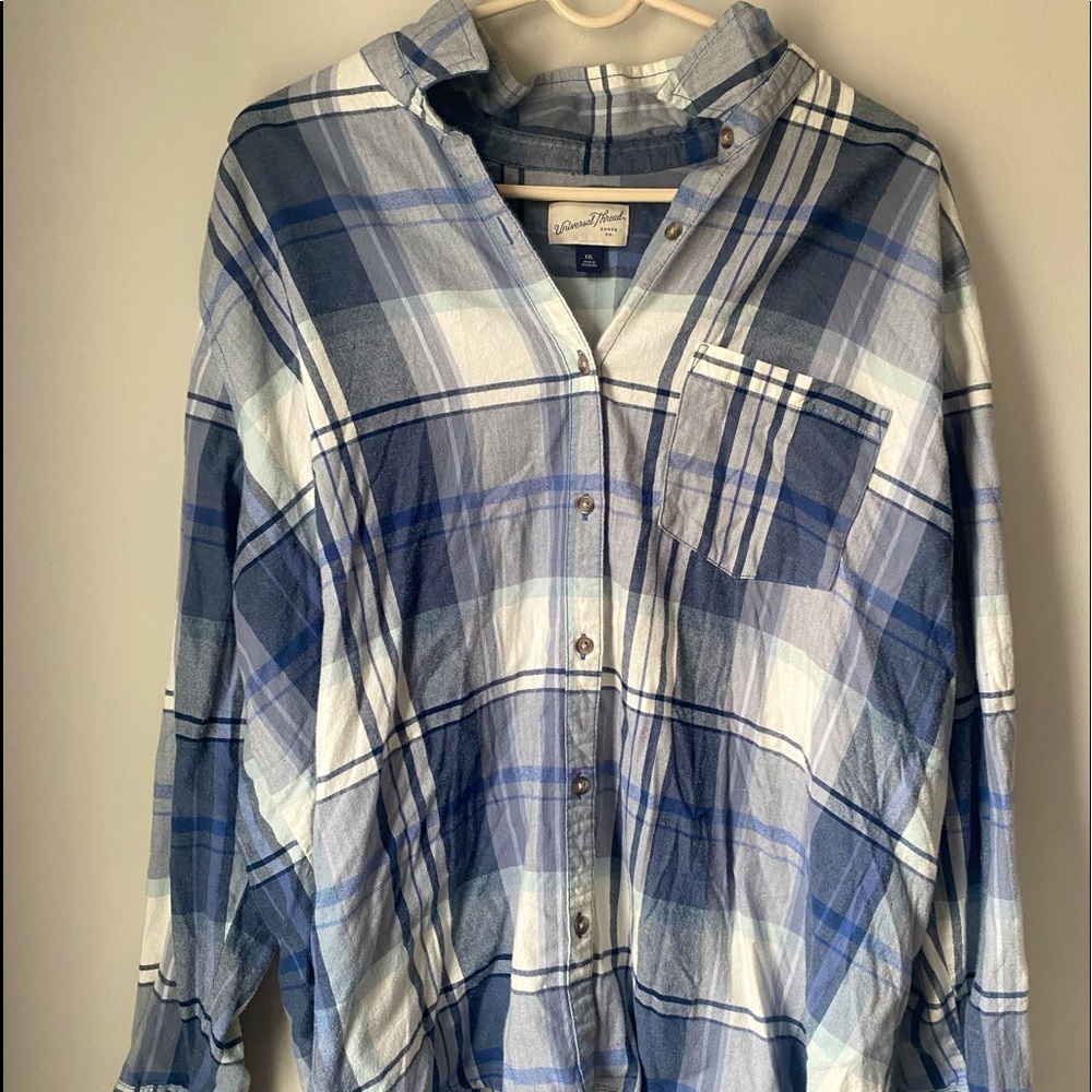 Universal Threads Blue Flannel .